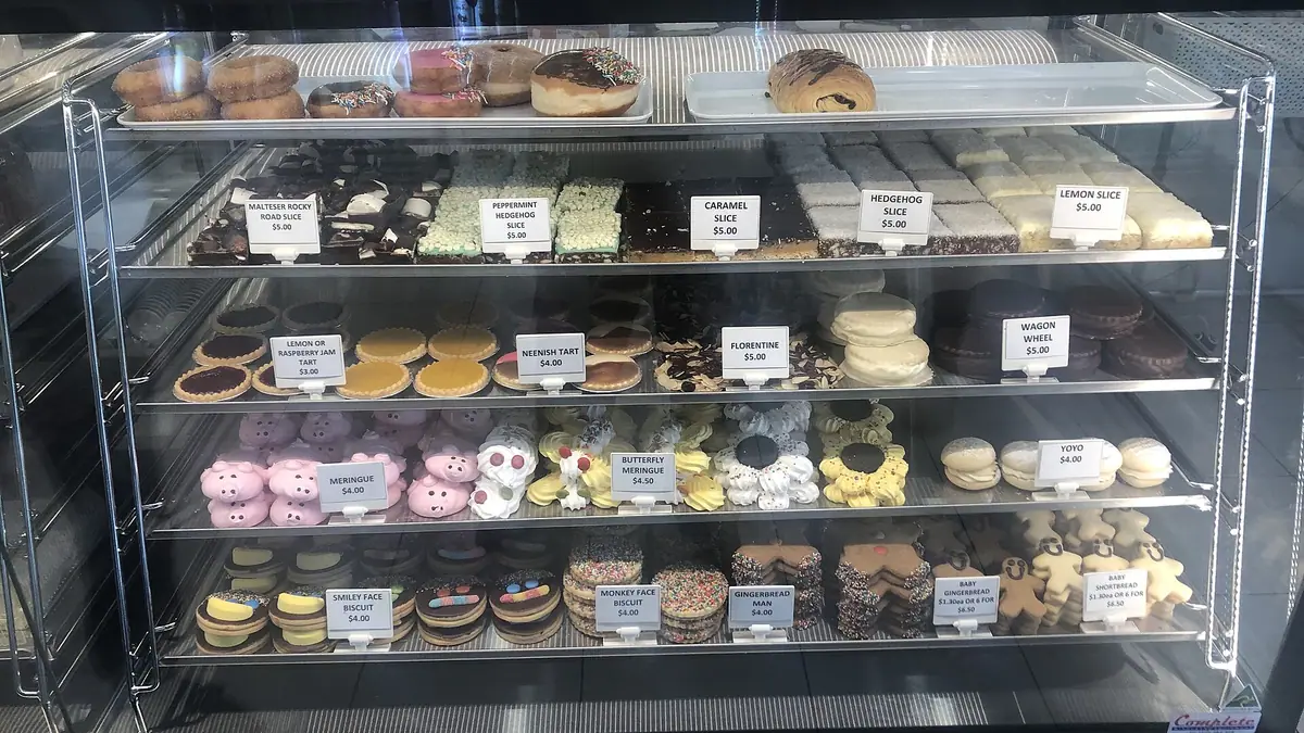 Sheltons Bakery – bakery in Hemsworth town centre